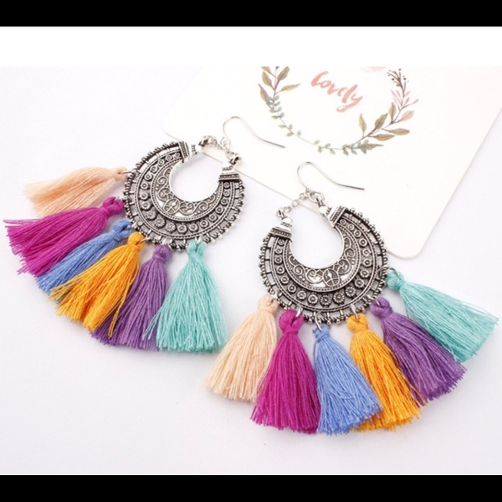 Tribal crescent moon tassel earrings - Picture 6 of 7